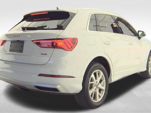 Used 2023 Audi Q3 2.0T Premium w/ Convenience Package AWD/4WD image 4