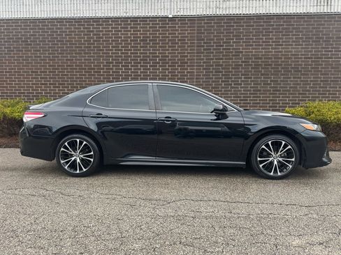 Used 2020 Toyota Camry SE image 27