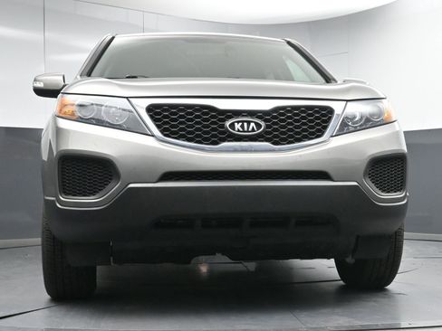 Used 2012 Kia Sorento LX w/ Third Row Pkg image 19