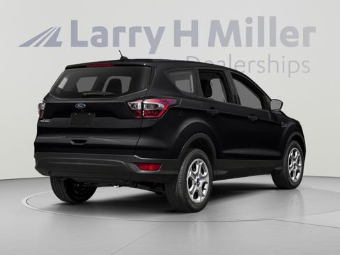 Used 2018 Ford Escape SE w/ SE Sync 3 Package FWD image 2
