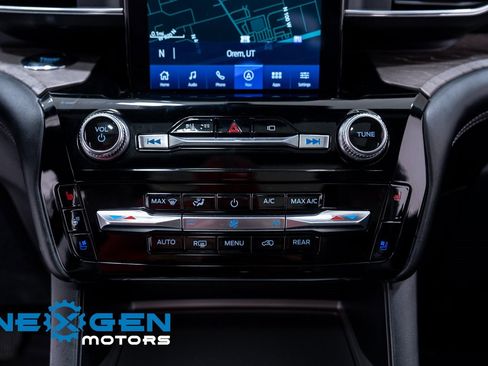 Used 2023 Ford Explorer Platinum w/ Technology Package image 13