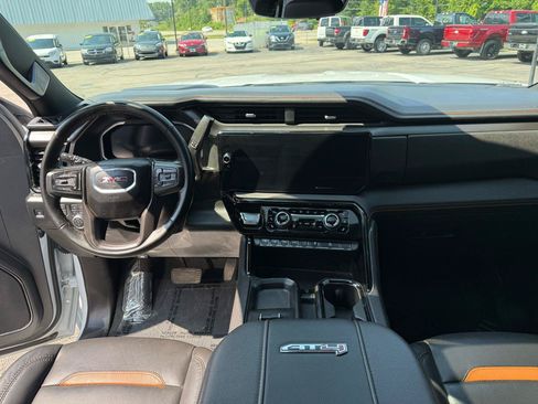 Used 2026 GMC Sierra 2500 AT4 w/ AT4 Premium Plus Package AWD/4WD image 18