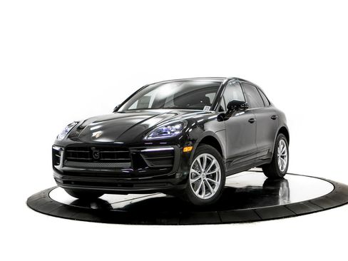 New 2026 Porsche Macan AWD/4WD image 1