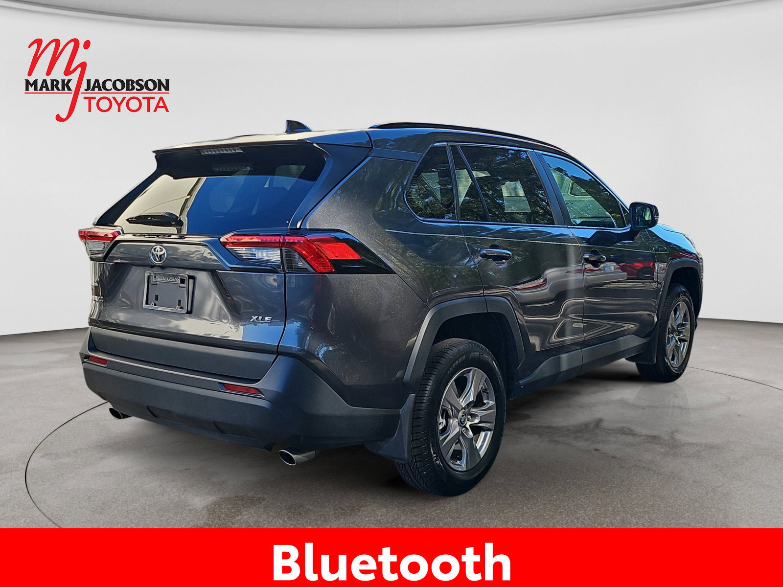 Used 2023 Toyota RAV4 XLE FWD image 9