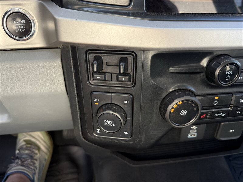 Used 2024 Ford F250 XLT w/ Black Appearance Package AWD/4WD image 4