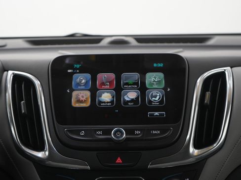 Used 2018 Chevrolet Equinox Premier w/ Infotainment II Package AWD/4WD image 17