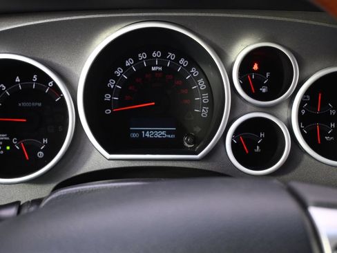Used 2017 Toyota Sequoia Platinum AWD/4WD image 25