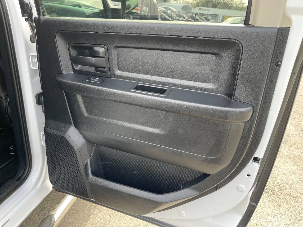 Used 2015 RAM 2500 Tradesman w/ Chrome Appearance Group AWD/4WD image 32