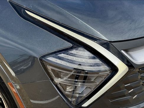 Certified 2024 Kia Sportage LX image 30