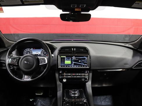 Used 2019 Jaguar F-PACE S image 51