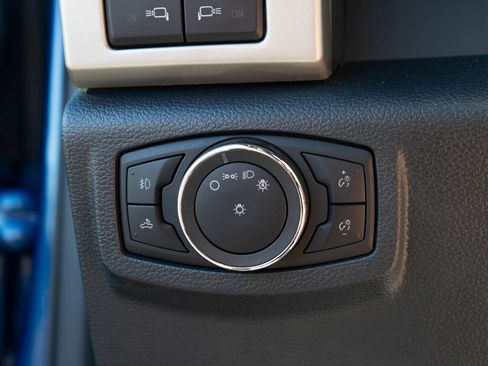 Used 2022 Ford F250 Lariat w/ Black Appearance Pkg image 24