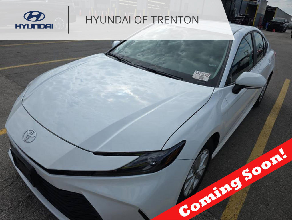 Used 2025 Toyota Camry LE FWD image 1