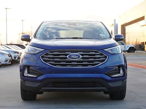 Used 2024 Ford Edge Titanium image 2