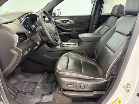 Used 2023 Chevrolet Traverse Premier AWD/4WD image 10