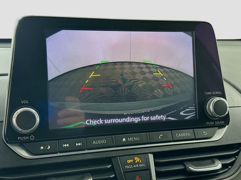 Used 2024 Nissan Altima 2.5 SV FWD image 21