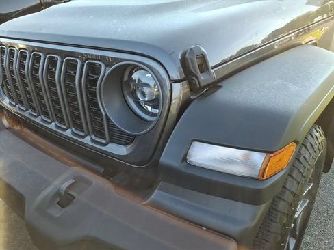 Used 2026 Jeep Wrangler Unlimited Sport AWD/4WD image 3