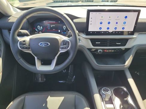 Used 2026 Ford Explorer Active w/ Active Comfort Package RWD image 4