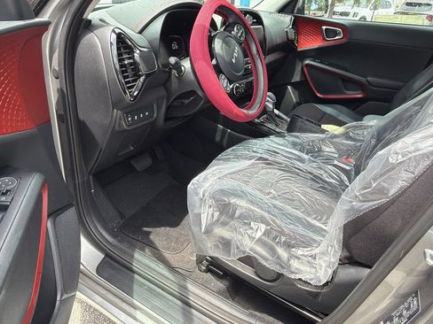Certified 2023 Kia Soul GT-Line FWD image 6