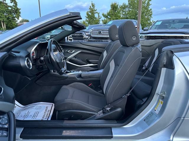 Used 2017 Chevrolet Camaro LT RWD image 10