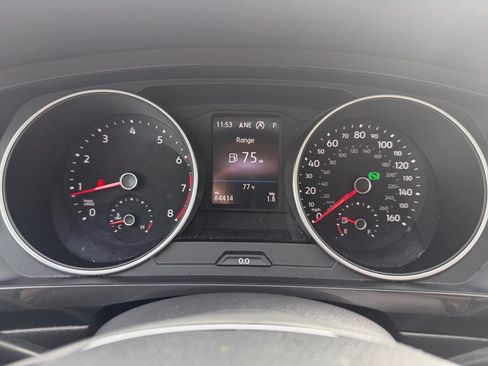 Used 2018 Volkswagen Tiguan SEL AWD/4WD image 14
