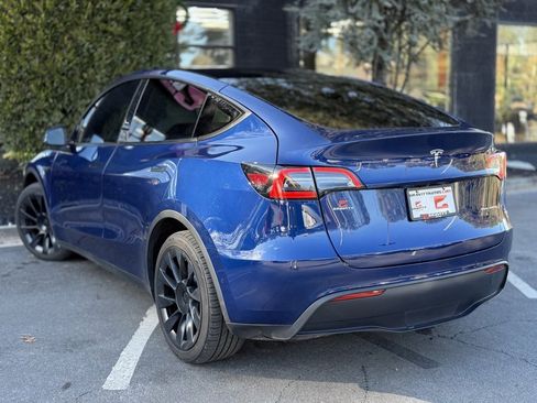 Used 2022 Tesla Model Y Long Range image 18