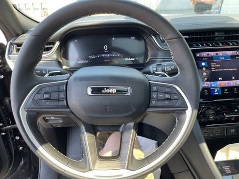 Used 2025 Jeep Grand Cherokee Limited w/ Trailer Tow Package AWD/4WD image 25