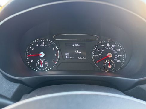 Used 2019 Kia Sorento L image 10