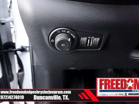 New 2026 Jeep Compass Latitude image 27