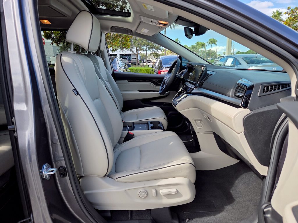 Used 2025 Honda Odyssey Touring image 19