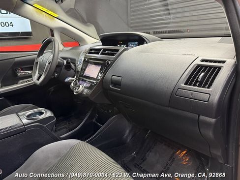 Used 2016 Toyota Prius V Three image 10