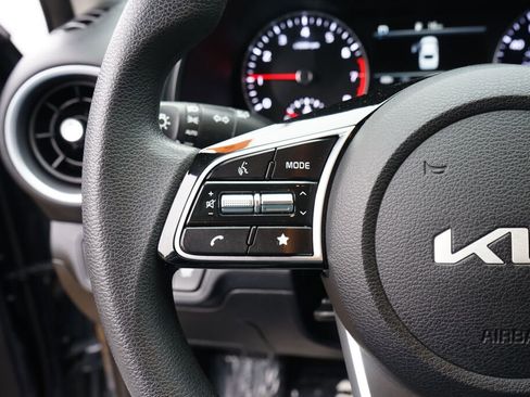 Used 2023 Kia Forte LX image 21