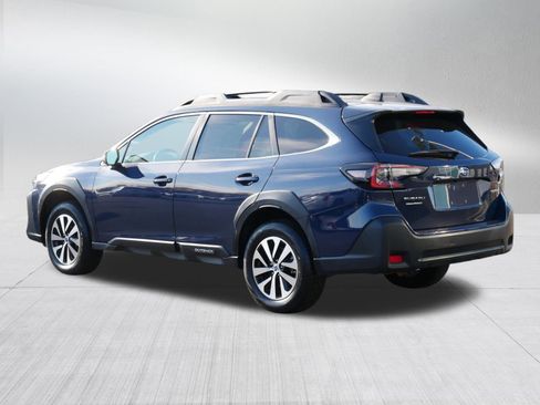 Used 2024 Subaru Outback Premium image 5