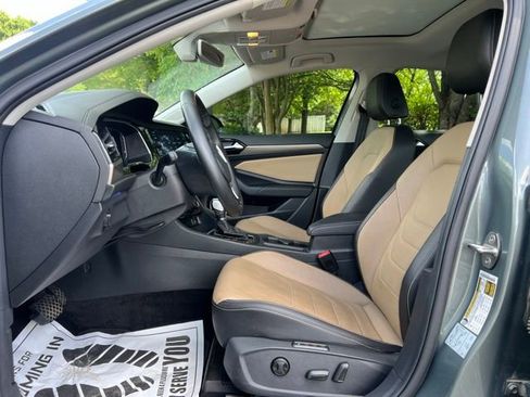 Used 2019 Volkswagen Jetta SEL Premium FWD image 12