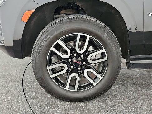 Used 2023 GMC Yukon XL AT4 w/ AT4 Premium Plus Package image 39