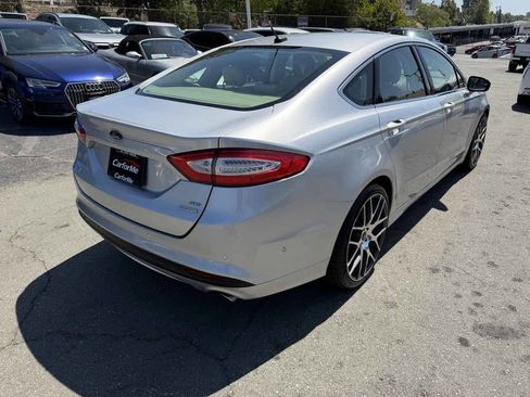 Used 2014 Ford Fusion SE w/ Equipment Group 202A FWD image 4
