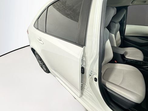 Used 2022 Toyota Corolla LE FWD image 27