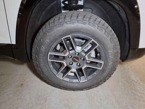 Used 2026 GMC Terrain AT4 AWD/4WD image 5