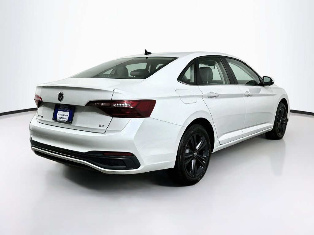 Used 2024 Volkswagen Jetta SE w/ Black Wheel Package FWD image 7