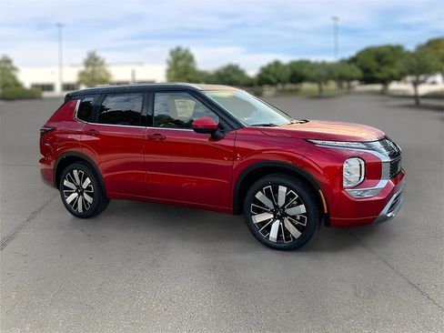 New 2025 Mitsubishi Outlander SEL image 8