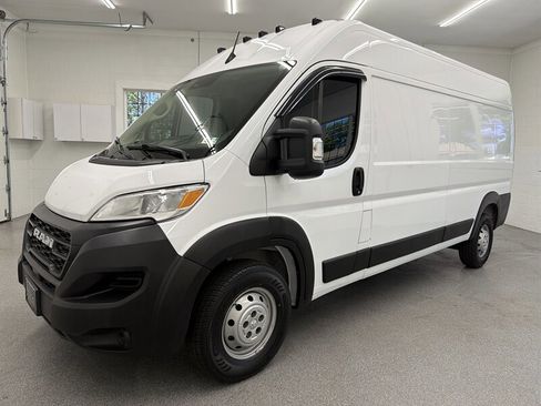 Used 2023 RAM ProMaster 2500 FWD image 1