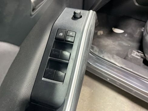 Used 2024 Toyota Highlander XLE image 22