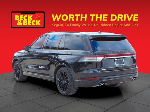 Used 2023 Lincoln Aviator Reserve w/ Equipment Group 201A image 7