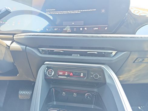 Used 2025 Audi Q5 Premium w/ Convenience Package AWD/4WD image 18