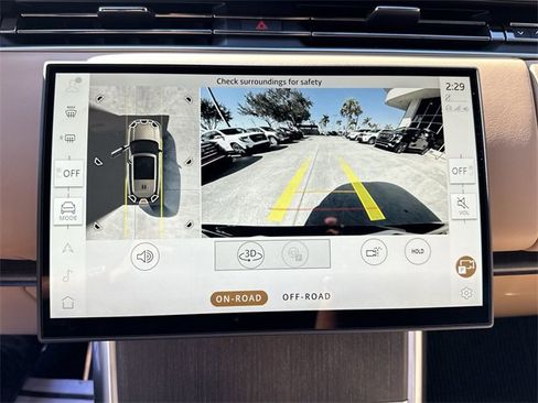 Used 2025 Land Rover Range Rover Long Wheelbase SE image 24