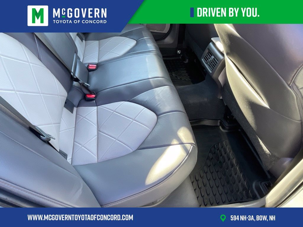 Used 2019 Toyota Camry XLE FWD image 31