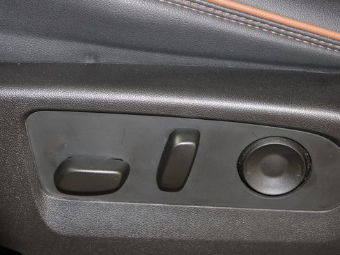 Used 2024 GMC Canyon AT4 AWD/4WD image 15