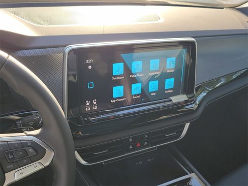 New 2026 Volkswagen Atlas Cross Sport SEL R-Line image 9