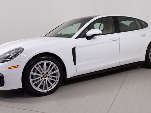 Used 2021 Porsche Panamera 4 image 1
