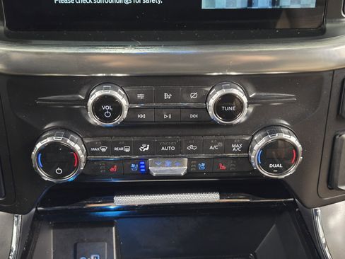 Used 2021 Ford F150 Lariat image 19