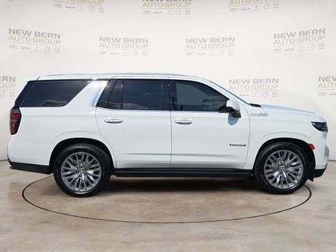 Used 2024 Chevrolet Tahoe High Country AWD/4WD image 6